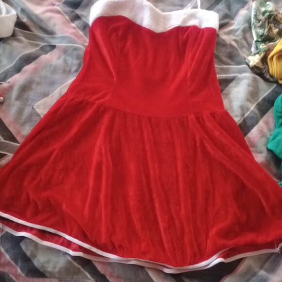 Holiday dress - Picture 4 of 5